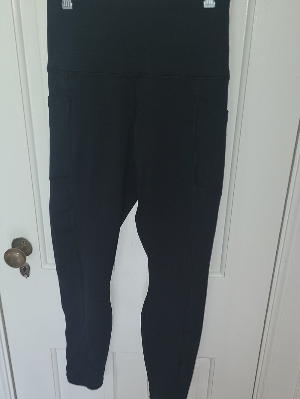 Black High-Waist Leggings with Side Pockets, Size S